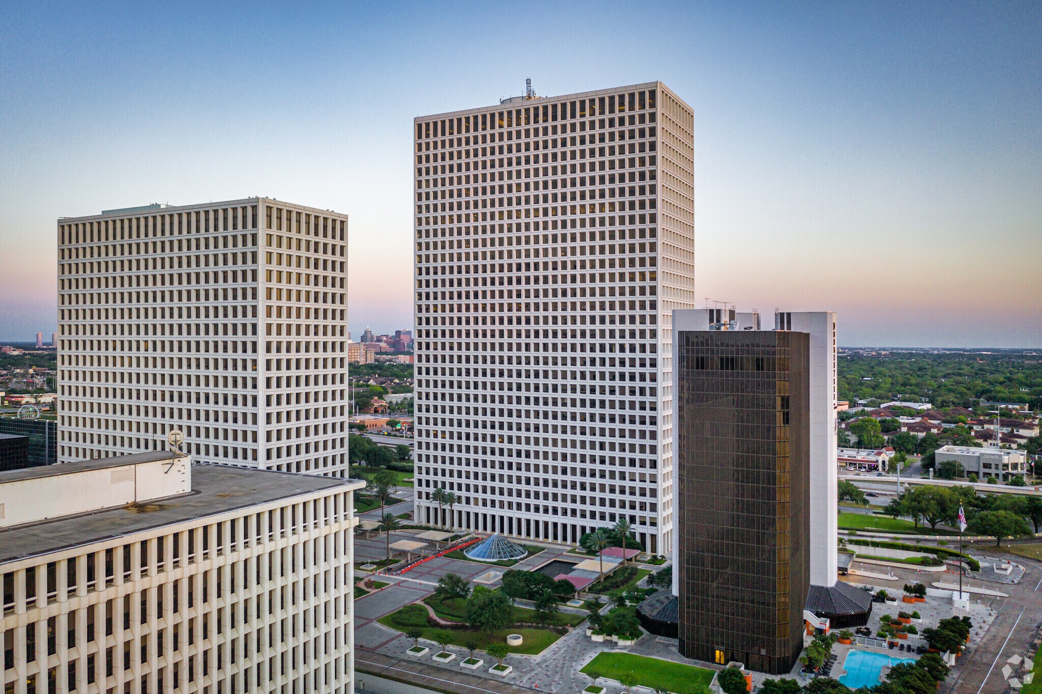 5 Greenway Plz, Houston, TX à louer Photo du bâtiment- Image 1 de 5