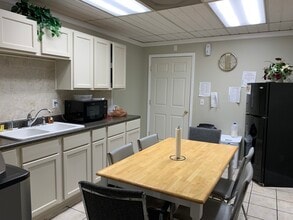 652 Exchange Pl, Lilburn, GA for sale Interior Photo- Image 2 of 4