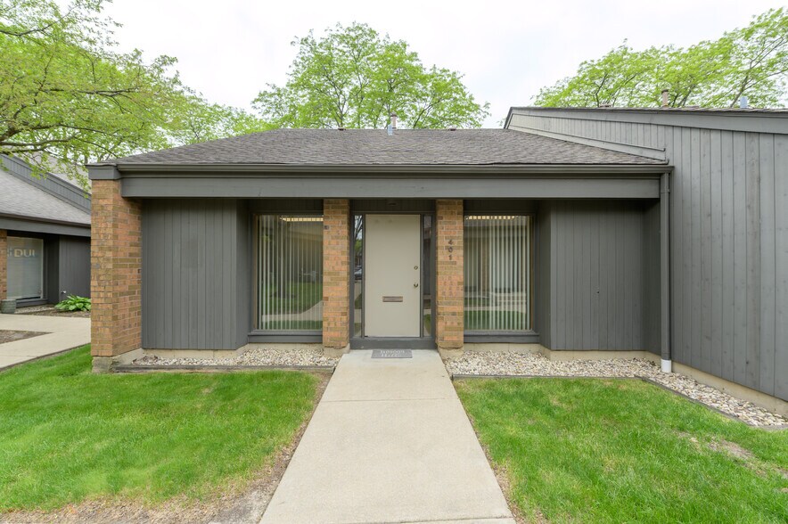 1250 Executive Pl, Geneva, IL à louer - Photo du bâtiment - Image 3 de 12