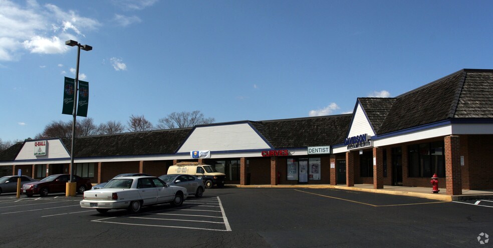 960-980 Bragg Rd, Fredericksburg, VA à louer - Photo du bâtiment - Image 2 de 7