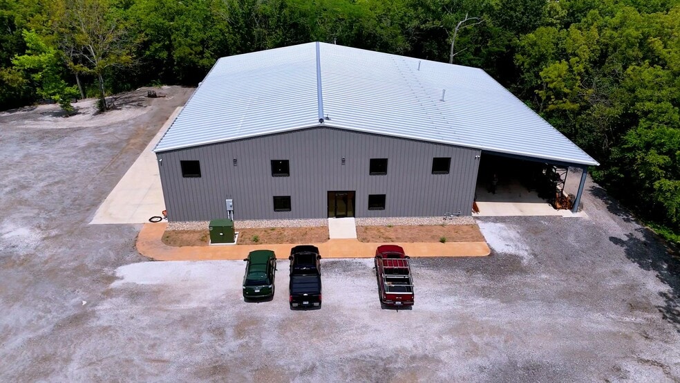 955 SE AA Hwy, Blue Springs, MO for lease - Commercial Listing Video - Image 3 of 21