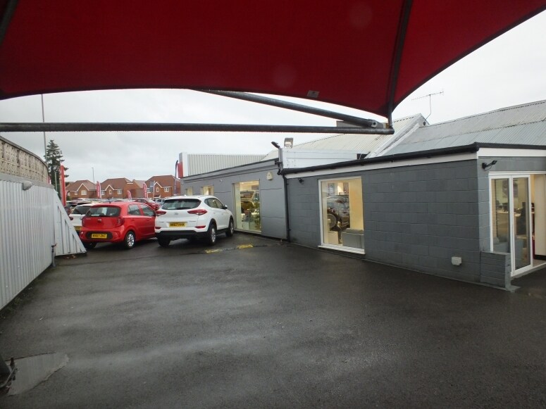 1 Ash Hill Road, Ash à vendre - Photo du bâtiment - Image 2 de 6