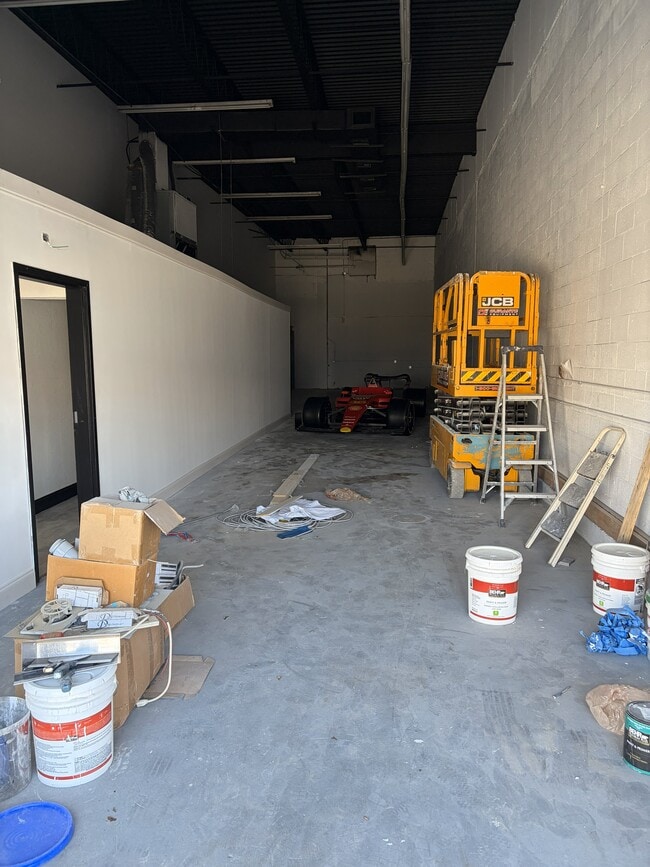 More details for 2649 S Park Rd, Hallandale, FL - Industrial for Lease