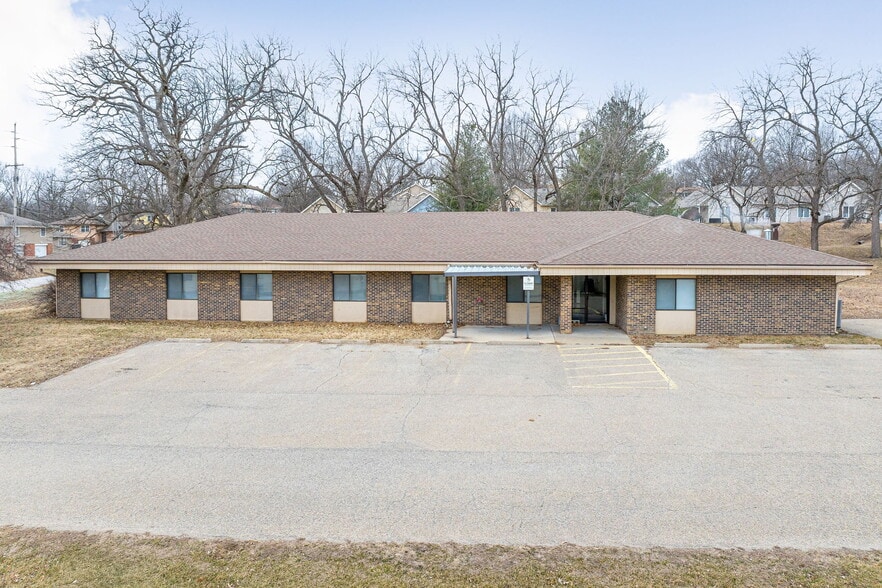 3919 Messanie St, Saint Joseph, MO for sale - Primary Photo - Image 1 of 29
