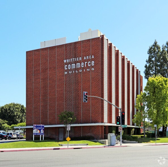 13575-13601 E Whittier Blvd, Whittier, CA à louer - Photo principale - Image 1 de 5