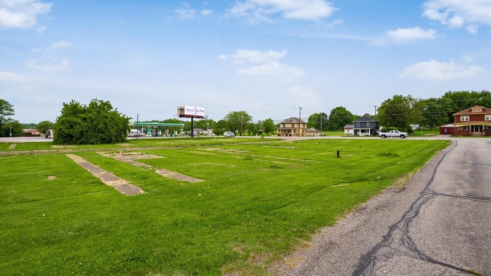 2810 Maysville Pike, Zanesville, OH à vendre - Photo du bâtiment - Image 2 de 20