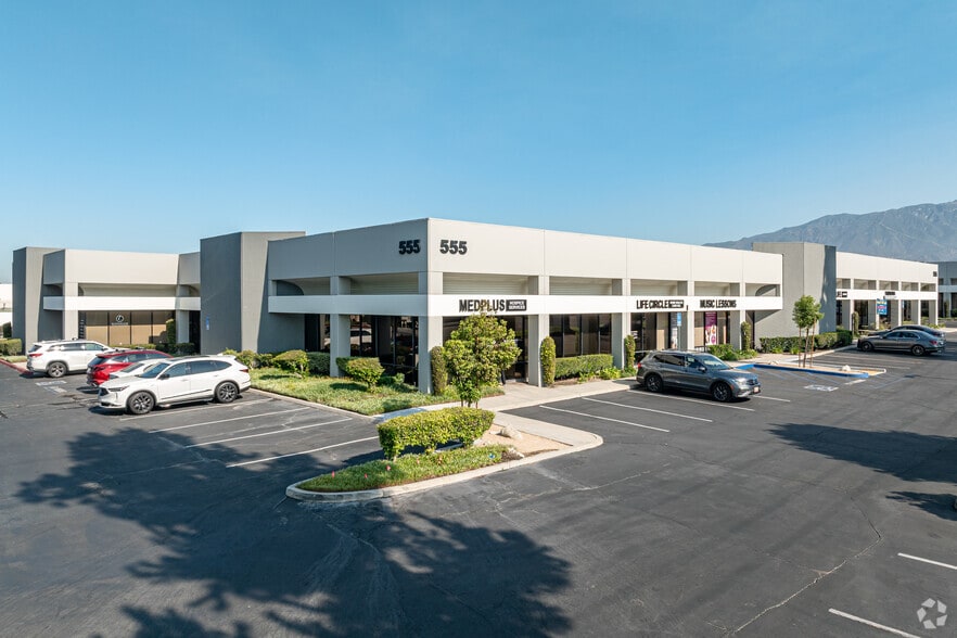 555 N Benson Ave, Upland, CA for lease - Building Photo - Image 2 of 7