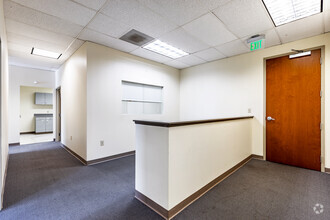 9500 Koger Blvd N, Saint Petersburg, FL for lease Interior Photo- Image 2 of 4