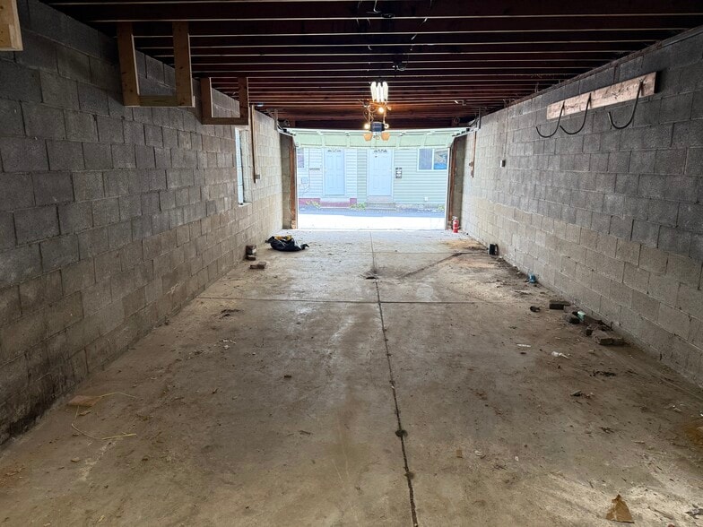 4414-4416 Penn Avenue portfolio of 2 properties for sale on LoopNet.ca - Building Photo - Image 3 of 12