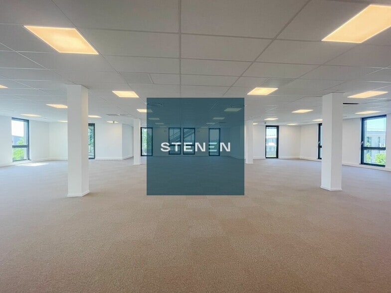 Office in Aix-en-Provence for lease - Interior Photo - Image 2 of 7