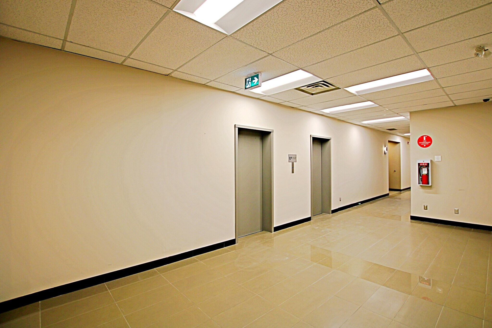 9816 Hardin St, Fort McMurray, AB for lease Interior Photo- Image 1 of 41