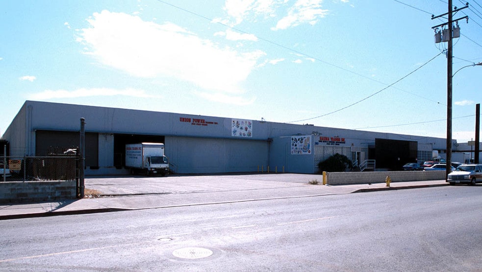 2110 E 25th St, Vernon, CA for lease - Building Photo - Image 3 of 6