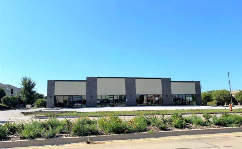 409 Town Center Blvd, Champaign, IL for lease - Building Photo - Image 1 of 10