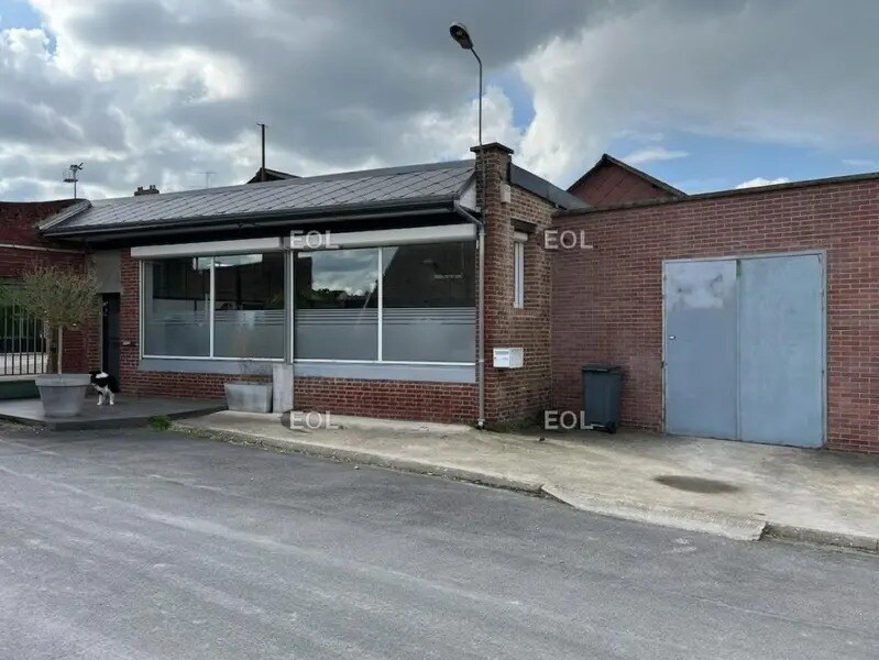 Flex dans Asnières-sur-Oise à louer Photo du bâtiment- Image 1 de 9