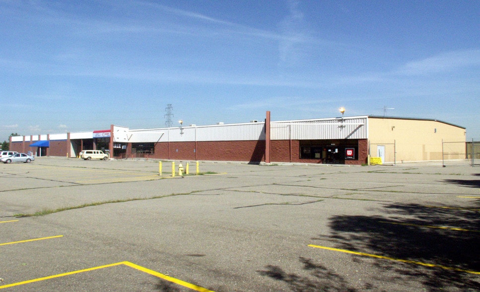 1300 S Abilene St, Aurora, CO for lease - Building Photo - Image 2 of 5