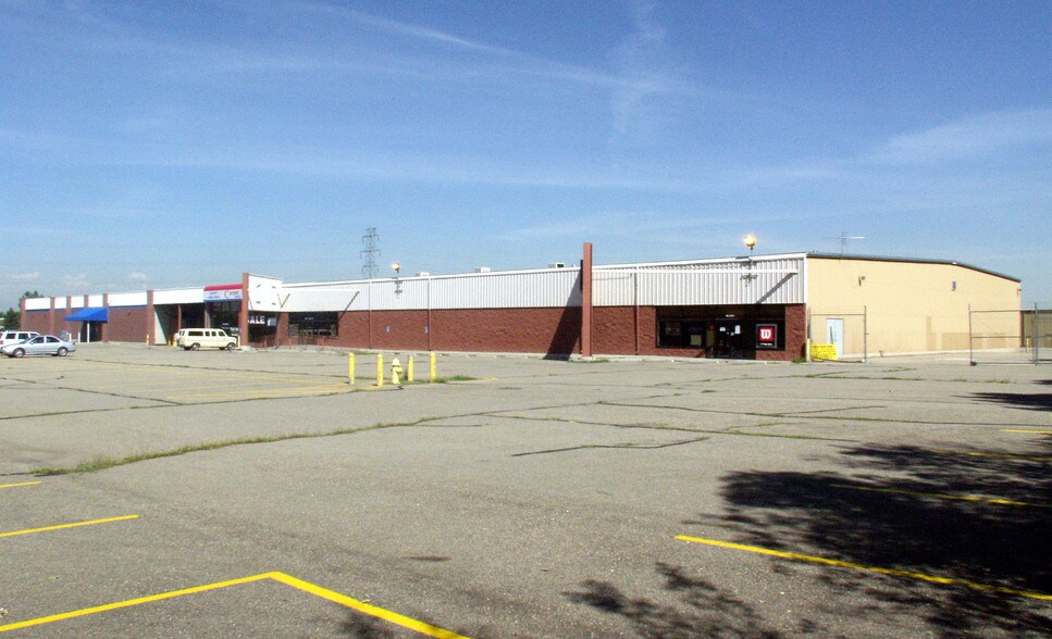 1300 S Abilene St, Aurora, CO à louer - Photo du bâtiment - Image 2 de 5
