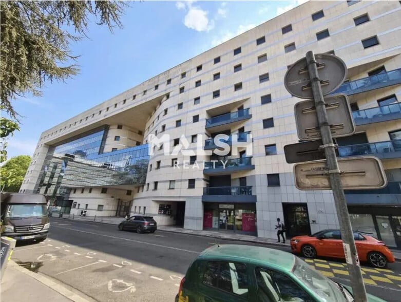 Multifamily in Lyon for sale - Building Photo - Image 2 of 14