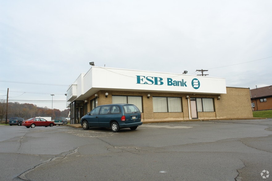 1660 W State St, Baden, PA for lease - Building Photo - Image 3 of 5