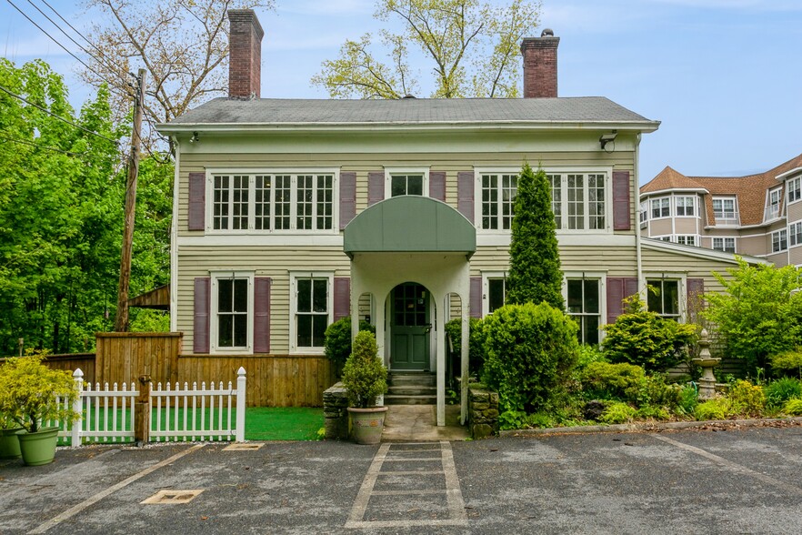 234 N Bedford Rd, Mount Kisco, NY for sale - Building Photo - Image 1 of 18