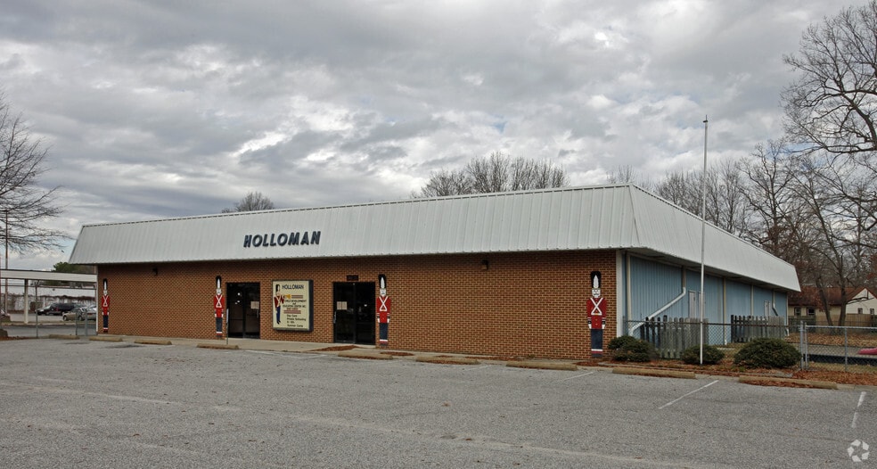 14102 Warwick Blvd, Newport News, VA for sale - Primary Photo - Image 1 of 2