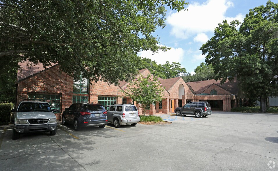 4200 N Armenia Ave, Tampa, FL à louer - Photo du bâtiment - Image 1 de 1
