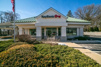 Plus de détails pour 414 W Lancaster Ave, Devon, PA - Commerce de détail à vendre