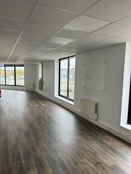 Office in Rouen for lease Interior Photo- Image 1 of 6