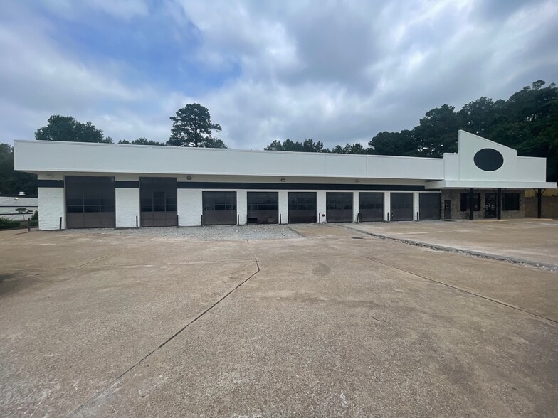 817 Vann Dr, Jackson, TN à louer - Photo du bâtiment - Image 2 de 6