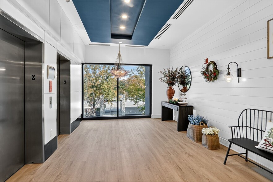 5955 State Bridge Rd, Johns Creek, GA for lease - Lobby - Image 3 of 18