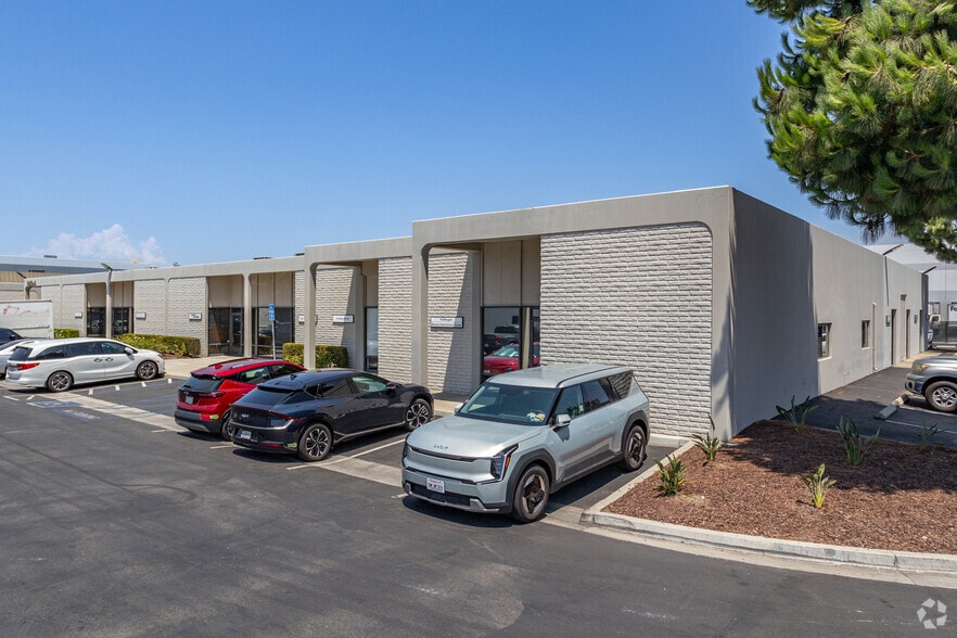 1440 S State College Blvd, Anaheim, CA à louer - Photo du bâtiment - Image 2 de 23