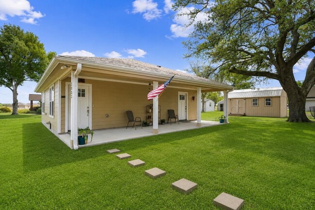 More details for 3027 Poppy St, Needville, TX - Multifamily for Sale