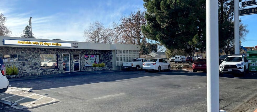 740 Colusa Ave, Yuba City, CA à vendre - Photo du bâtiment - Image 2 de 7