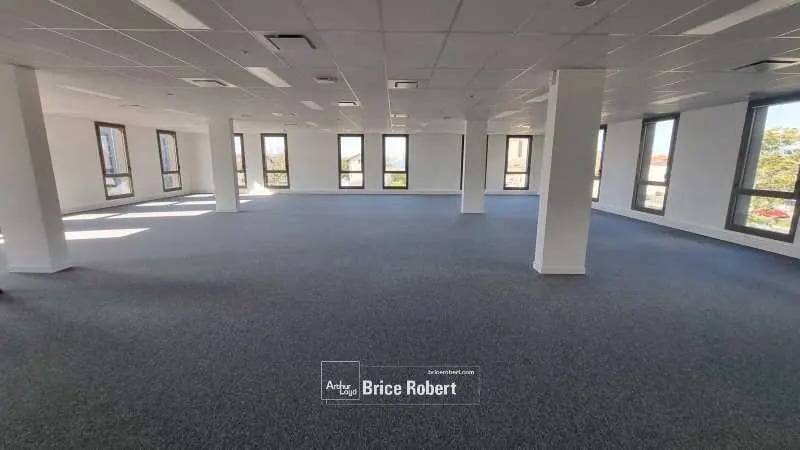 Bureau dans Décines-Charpieu à louer Photo intérieure- Image 1 de 7
