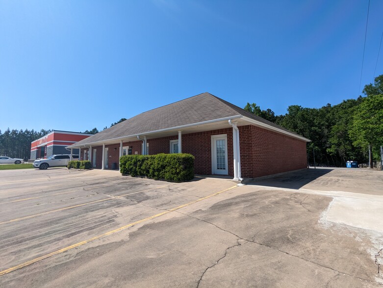 1051 Highway 327 E, Silsbee, TX à vendre - Photo du b timent - Image 2 de 14