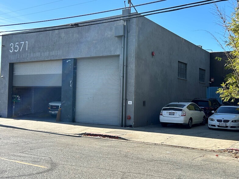 3571 Hayden Ave, Culver City, CA à louer - Photo du bâtiment - Image 2 de 17