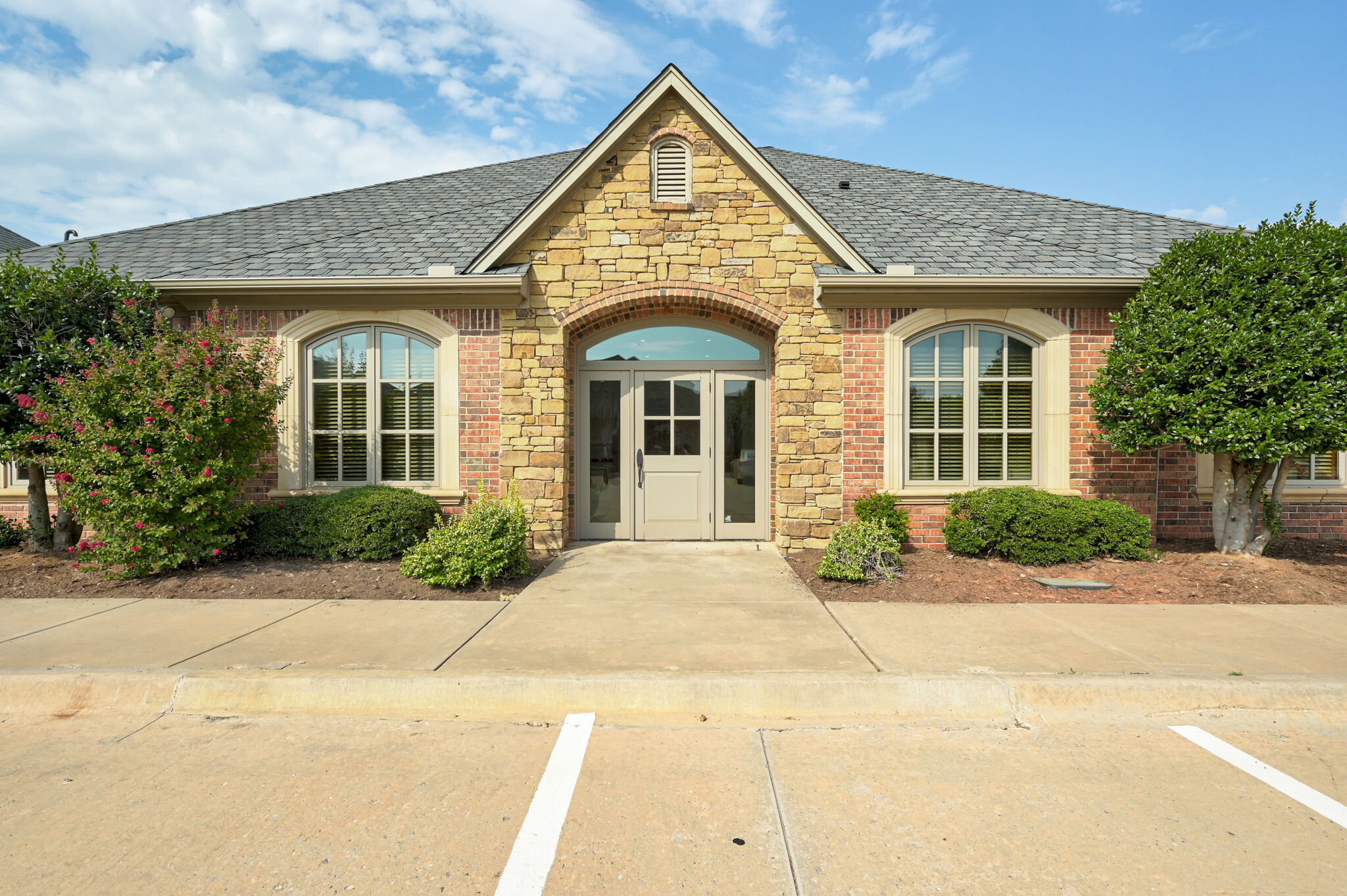 1000 NW 139th Street Pky, Oklahoma City, OK for lease Interior Photo- Image 1 of 21