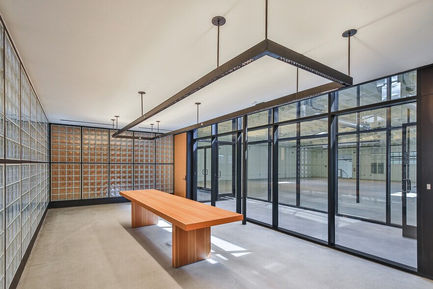 301 S Flower St, Burbank, CA à vendre - Photo intérieure - Image 3 de 7