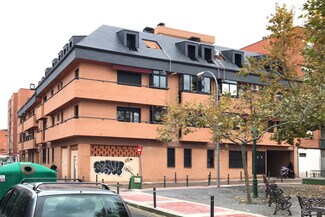 Plus de détails pour Multi-résidentiel à vendre