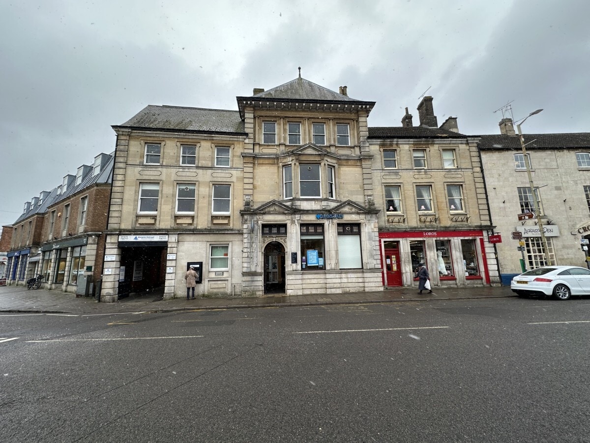 8-10 High St, Oakham à louer Photo principale- Image 1 de 2