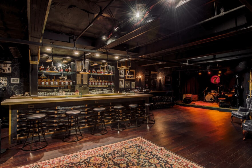 1215 Bates Ave, Los Angeles, CA à vendre - Photo du bâtiment - Image 2 de 14