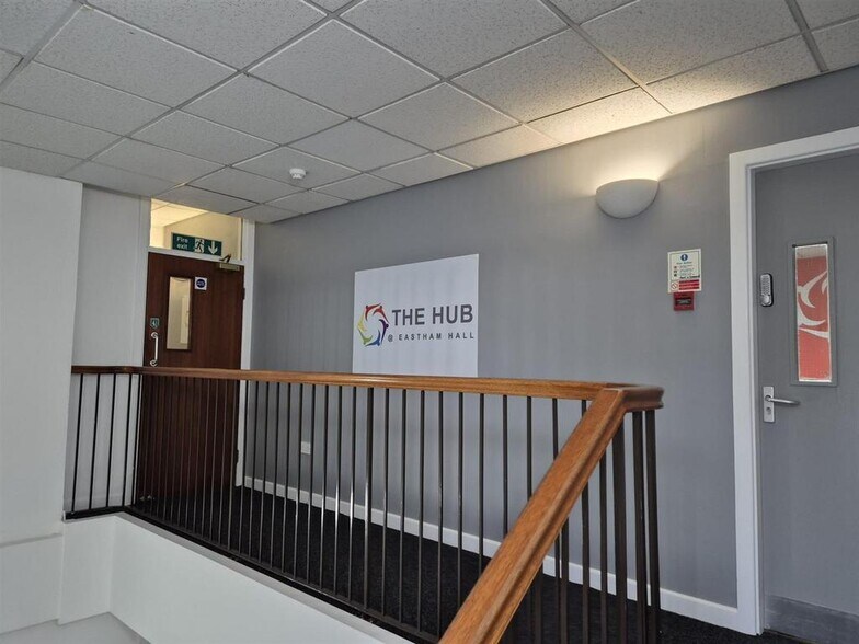 109 Eastham Village Rd, Wirral for lease - Building Photo - Image 3 of 22