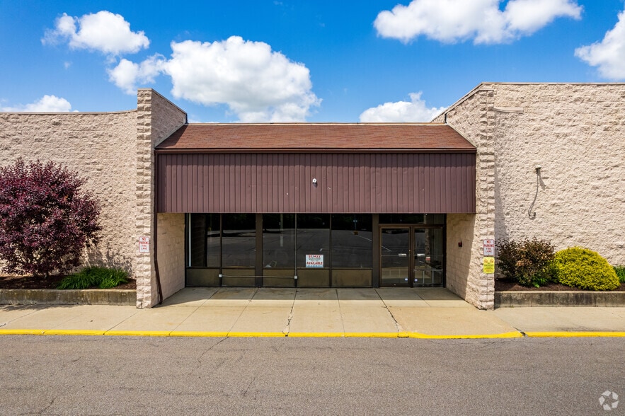 850-860 W 4th St, Mansfield, OH à louer - Photo du bâtiment - Image 3 de 25