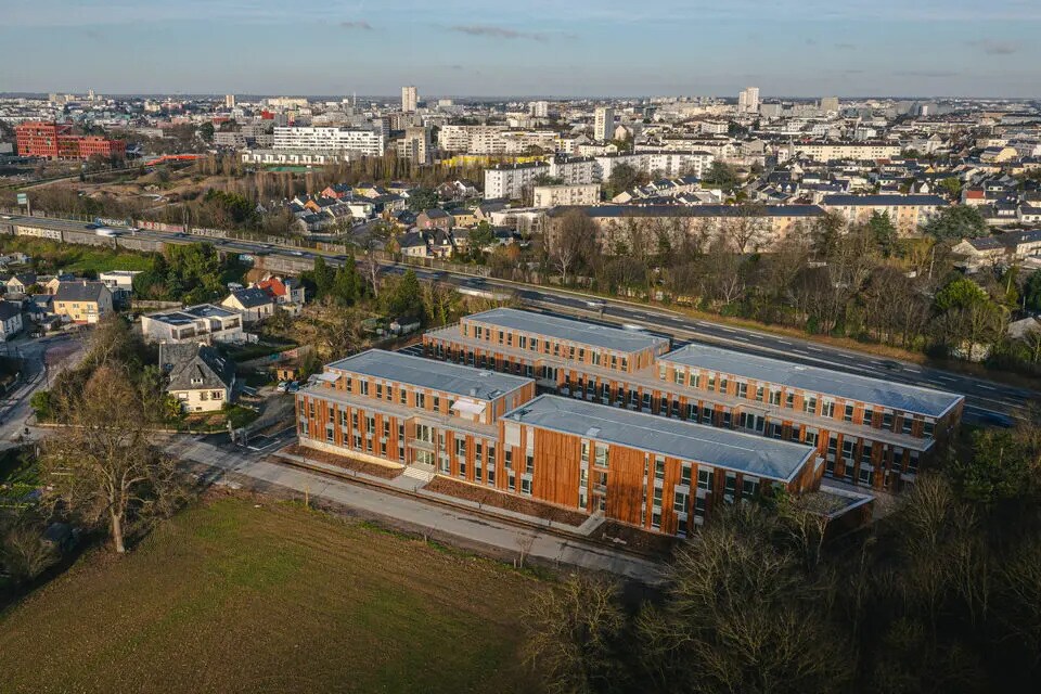 Office in Saint-Jacques-de-la-Lande for lease Building Photo- Image 1 of 4