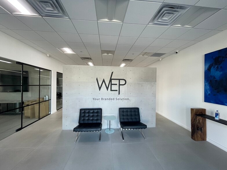 4302 SW 73rd Ave, Miami, FL à louer - Photo du bâtiment - Image 2 de 15