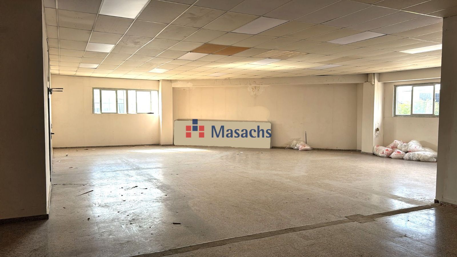 Office in Cornellà de Llobregat, Barcelona for lease Interior Photo- Image 1 of 3