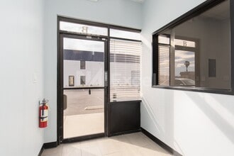 5860 Wynn Rd, Las Vegas, NV à louer Photo intérieure- Image 2 de 9