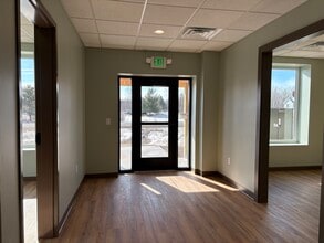 533 Commerce Way, Cloquet, MN à louer Photo intérieure- Image 2 de 9