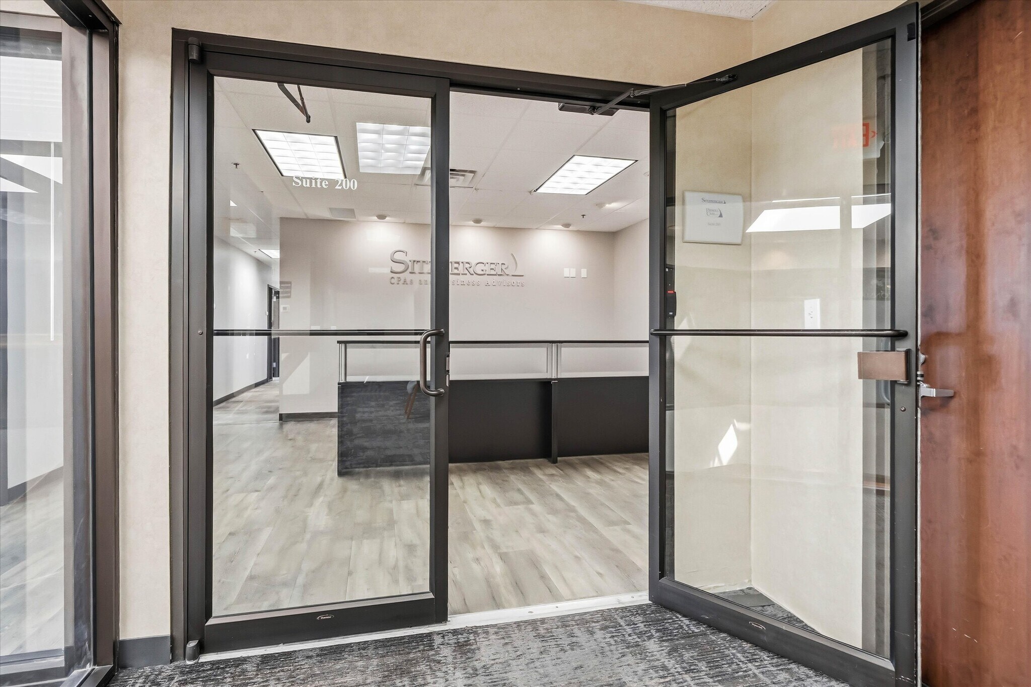 601-611 N Barker Rd, Brookfield, WI for lease Interior Photo- Image 1 of 19