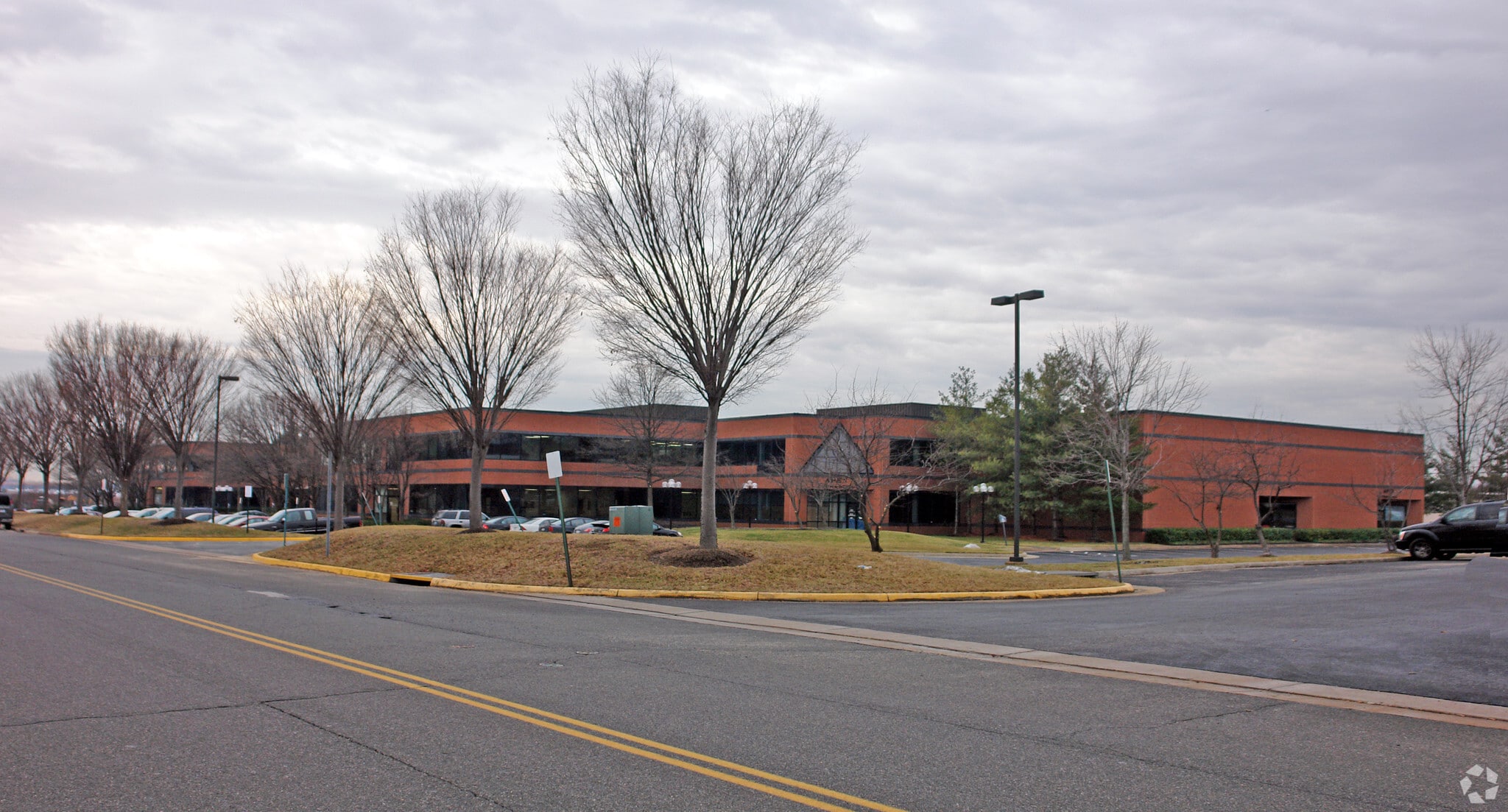 741 Miller Dr SE, Leesburg, VA for lease Primary Photo- Image 1 of 4