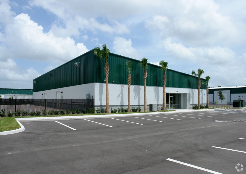 1780 Business Center Ln, Kissimmee, FL à vendre - Photo du bâtiment - Image 2 de 23
